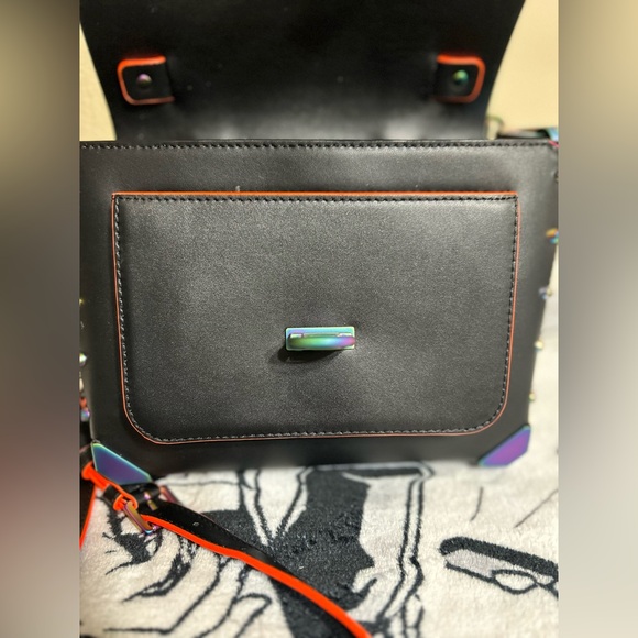 Manhattan Medium Contrast-Trim Leather Satchel - Picture 9 of 14